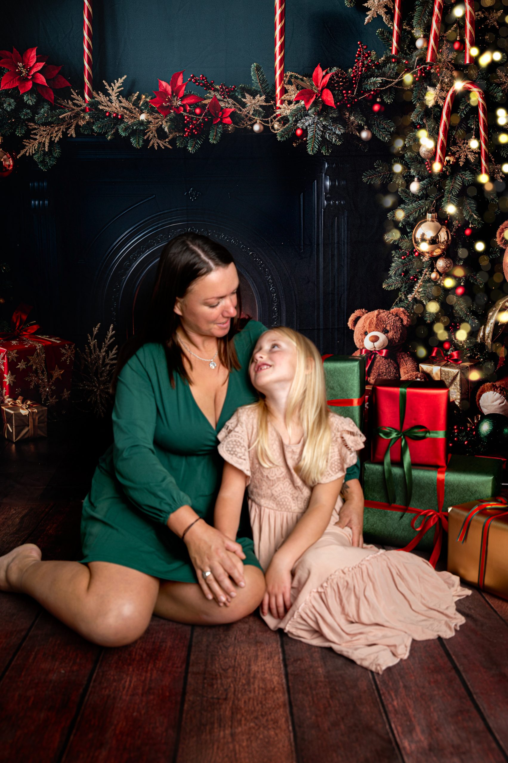 Christmas-mini-session-7-scaled.jpg
