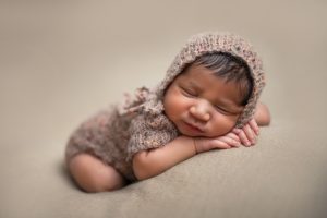 Rugby maternity and newborn photographer – golden hour outdoor session